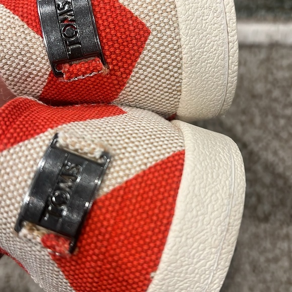 Like new Tom’s slip on size 7.5 women’s - Picture 4 of 9